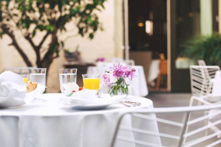 Al fresco dining